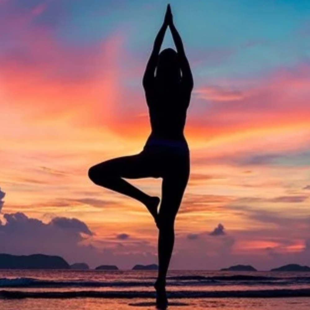 YOGA & WORKOUT GIRL GEAR